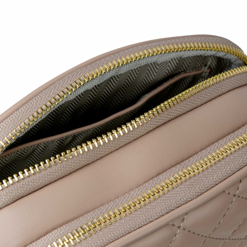 226cb7e80bf3a4e29727c04a6f39bba9