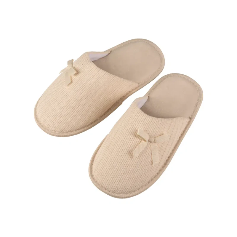 Kapcie damskie z kokardką wsuwane beżowe Captain Mike