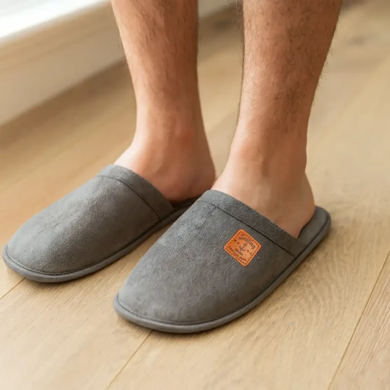 Męskie kapcie laczki pantofle szare z naszywką SAILING Captain Mike