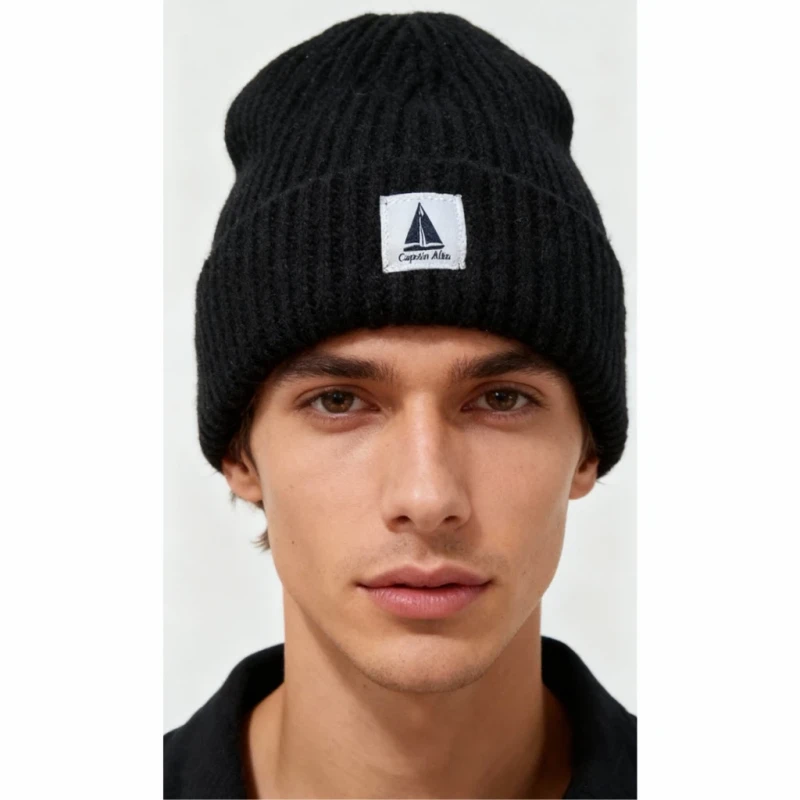 Ciepła czapka zimowa czarna beanie dzianinowa Captain Mike