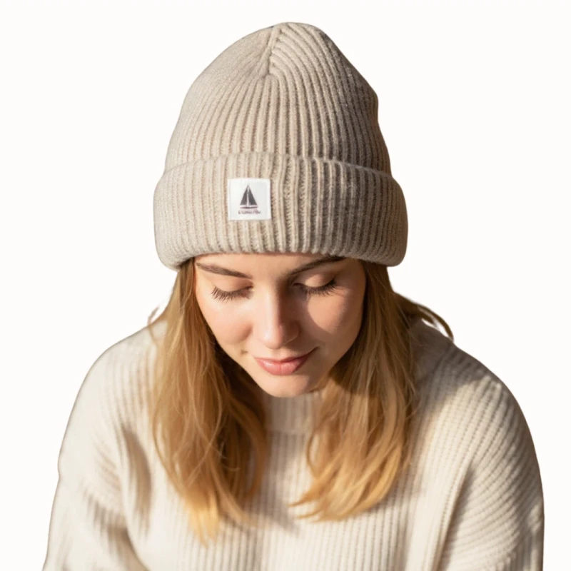 Ciepła czapka zimowa beżowa beanie dzianinowa Captain Mike