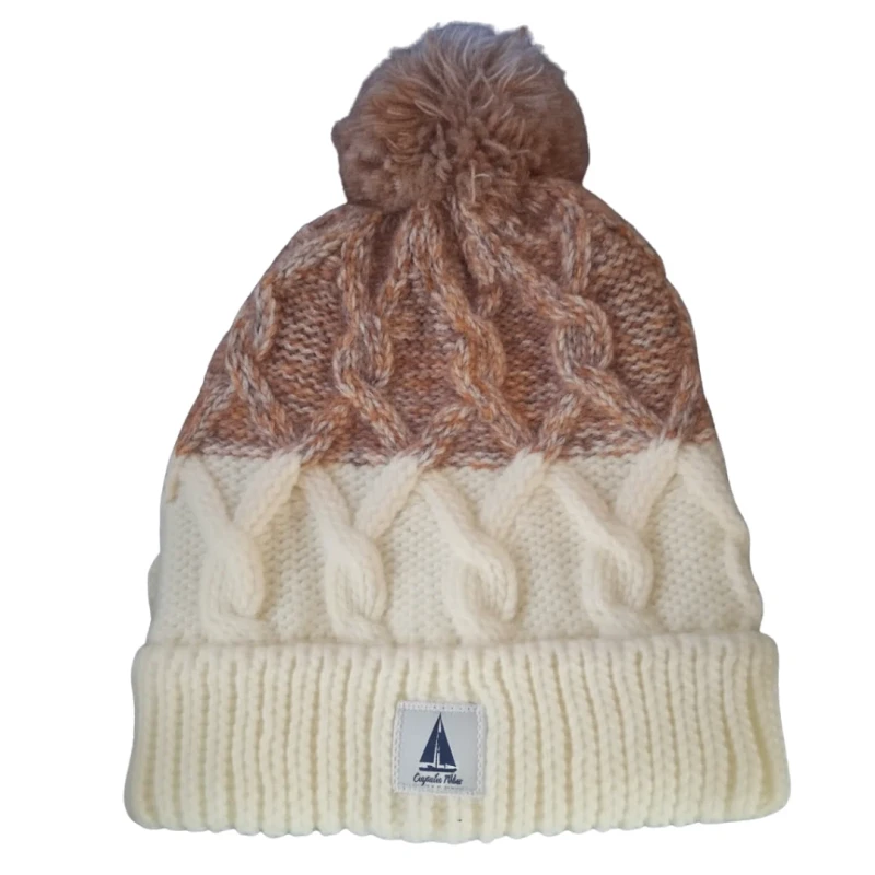 Ciepła czapka damska z grubym splotem i pomponem z naszywką Captain Mike