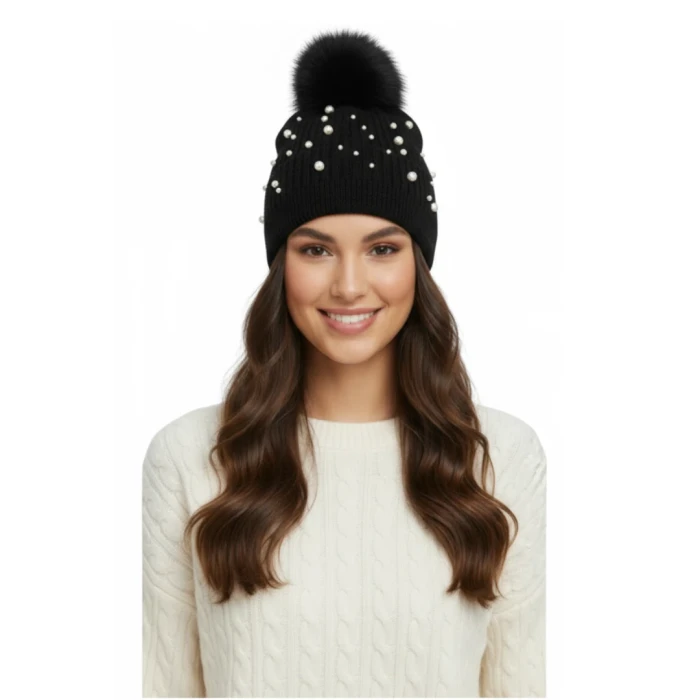 Ciepła czapka zimowa damska z pomponem i koralikami czarna Captain Mike
