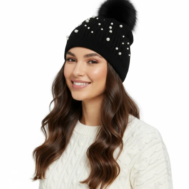 Ciepła czapka zimowa damska z pomponem i koralikami czarna Captain Mike
