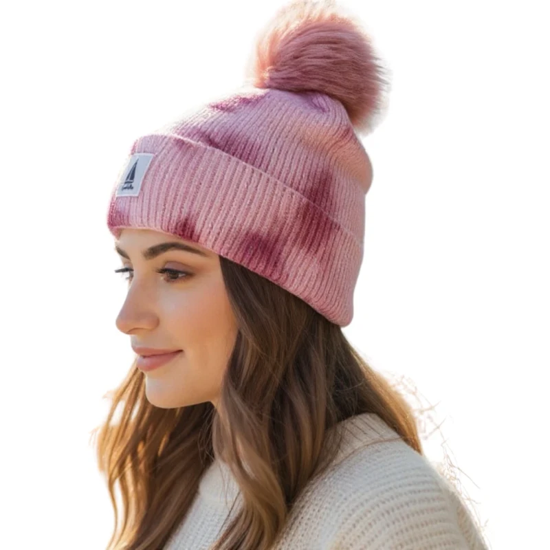 Ciepła czapka damska zimowa z pomponem efekt tie-dye fioletowa Captain Mike